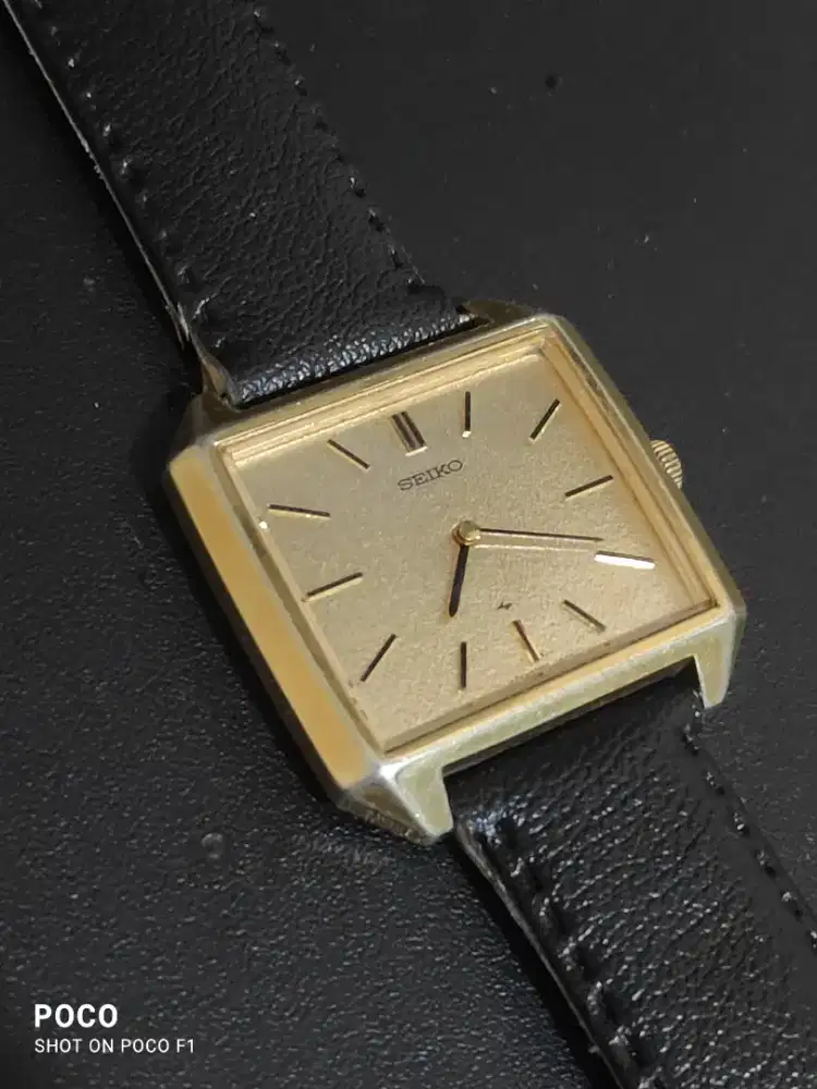 SEIKO CHARIOT 24J TANK REF.2220-3340 SNOWFLAKE DIAL Circa 1975 RARE