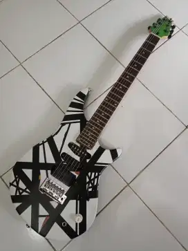 Gitar elektrik motif Van Halen