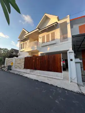 Jual Rumah 2lt Modern Minimalis Lokasi Taman Griya Jimbaran area Inves