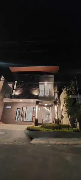 NEW Rumah Tropical Modern Gayungsari Barat dekat ahmad yani ketintang