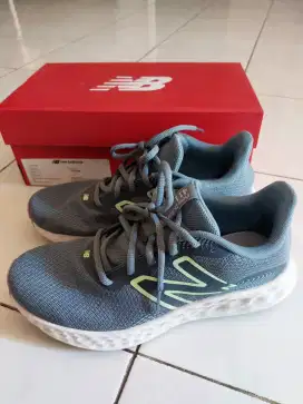 Sepatu New Balance 411