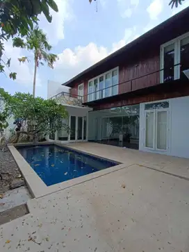 Rumah Isen Darmo Harapan Furnished  with Swimming Pool