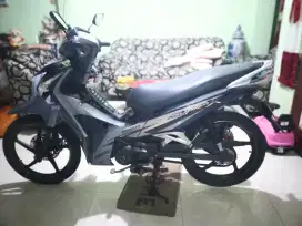 Dijual Honda Supra x 125 helm in thn 2012 mulus komplit pajak panjang