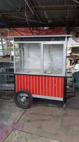 Gerobak jualan makanan