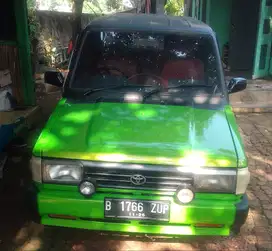 Mobil bekas kijang 93