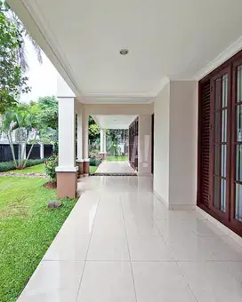 Rumah disewakan di Kebayoran Baru