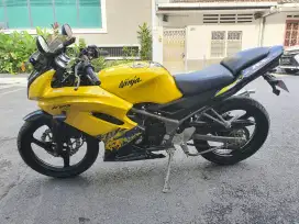 Kawasaki Ninja 150 RR kuning 2013