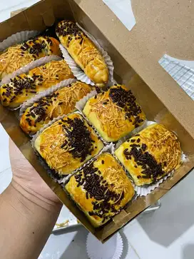 Bolen pisang,strudel,bolen lilit,cum-cum,cheese choco roll,dll