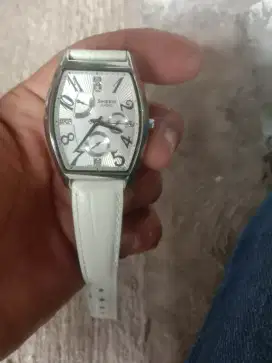 Jam tangan  wanita