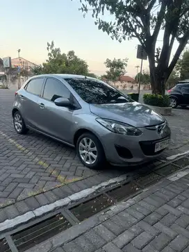 Mazda 2 matic 2013