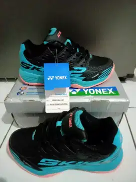 Sepatu Yonex Tour Skill Junior