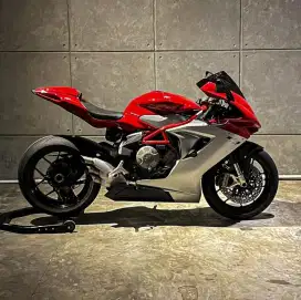 Mv Agusta F3 800 Merah 
2015