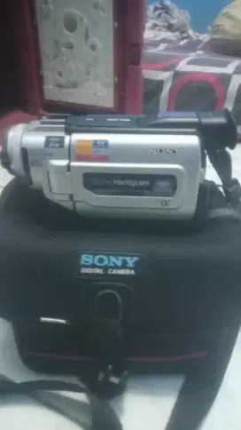 DIGITAL CAMERA HANDYCAM SONY (DCR-TRV17E)