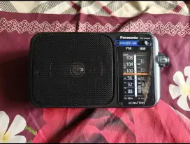 Radio Panasonic RF-2400D