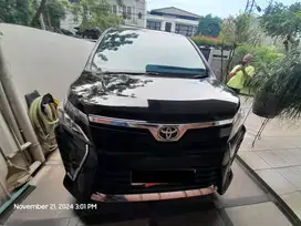 TDP (41JT) Toyota VOXY 2.0 AT 2018 Hitam