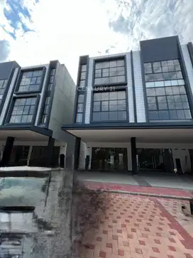 Ruko Baru Di Ruko Collins Boulevard Ujung Menteng Jakarta Timur