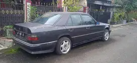 Mercedes-Benz E300 1987 Bensin