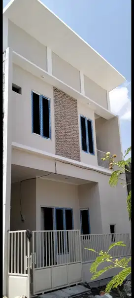 Rumah 2 lantai cantik murah cluster Rungkut