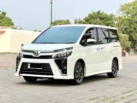 [DP-25jt] TOYOTA VOXY 2.0 AT TOP BGT