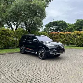 Toyota Fortuner 2.4 VRZ TRD 2018