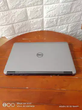 Laptop core i5 7240 second import bukan servisan