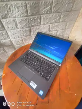 Laptop dell core i5 gen8 ram8 GB SSD 256 GB mulus orisinil bkan servis