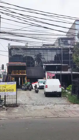 Termurah Banting Harga. Ruko gandeng di Jl Raya Pasar Minggu Jakarta S