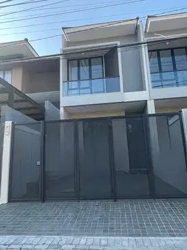 Rumah Baru Minimalis Sutorejo Utara Surabaya Timur Row Jalan 3 Mobil