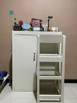 meja dan kursi belajar / kantor