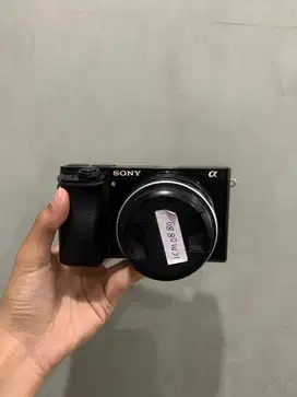 KAMERA SONY A6000 + MEIKE 35MM F1.7 FOR SONY