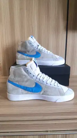 NIKE BLAZER MID 77