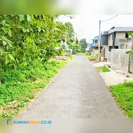 tanah luas selatan kampus UII nalan kaliurang KM 13 cocok perumahan