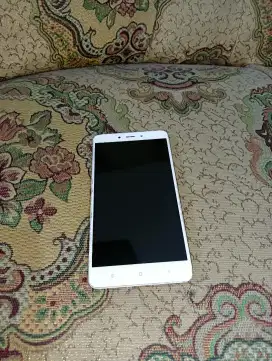 Copotan LCD Frame dan Baterai Xiaomi Redmi Note 4