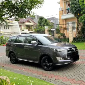 Toyota Innova Venturer 2.0 AT 2018