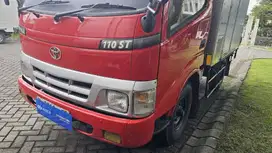 TOYOTA DYNA 110ST 2009 MERAH OTOMART SURABAYA TRUK