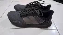 Sepatu Sneakars New Balance size 9.5 black sepatu pria new balance