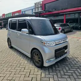 Daihatsu Tanto X Silver on Grey 2009