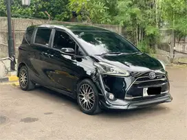 Toyota Sienta Q