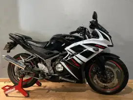 DIJUAL CEPAT !! KAWASAKI NINJA 150 RR SE TAHUN 2015 SUPER TAMPAN