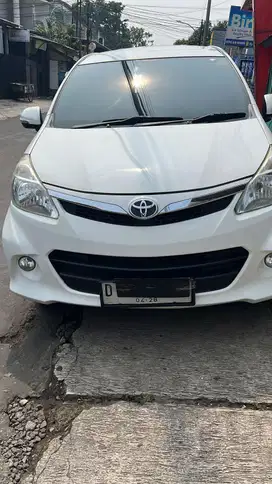 Toyota Avanza Veloz AT 1.5 2013