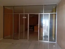 Kusen aluminium dan kaca
