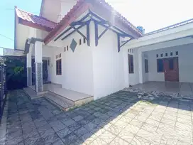 Dijual rumah dekat kampus unisri solo