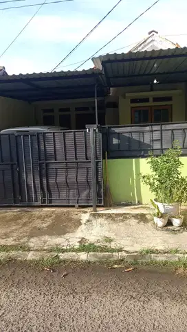 Dijual rumah 1 lantai dijalan utama Graha Indira - Citra Raya Cikupa