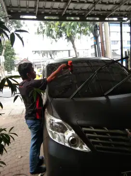 Ahlinya pasang kaca film mobil dan gedung di jamin rapi