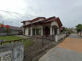 Dijual Rumah di Jl Rowo Sari depan kampus PCR Rumbai