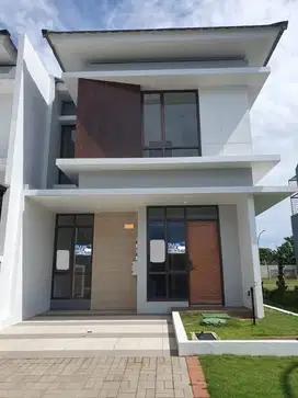 Dijual rumah 2 lantai untuk kost2an seberang Esa Unggul Citra Raya