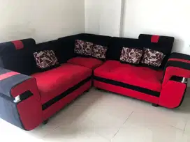 Sofa L merah hitam lengkap meja