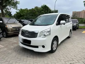 Toyota Nav1 G AT 2013 Putih Murah Bagus