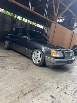 Mercedes Benz W124 Boxer E320 Manual Tahun 1994