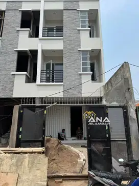 ANA RUMAH BARU UK 4.1X20M DI KOMPLEK KAVLING POLRI JELAMBAR